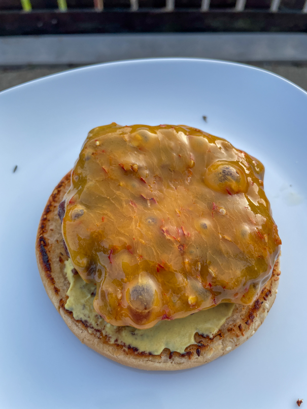 Mango Cheeseburger ohne Deckel